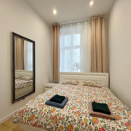 Lady Agnes Collection - Comfortable Sleep Up To 6 People Krakkó